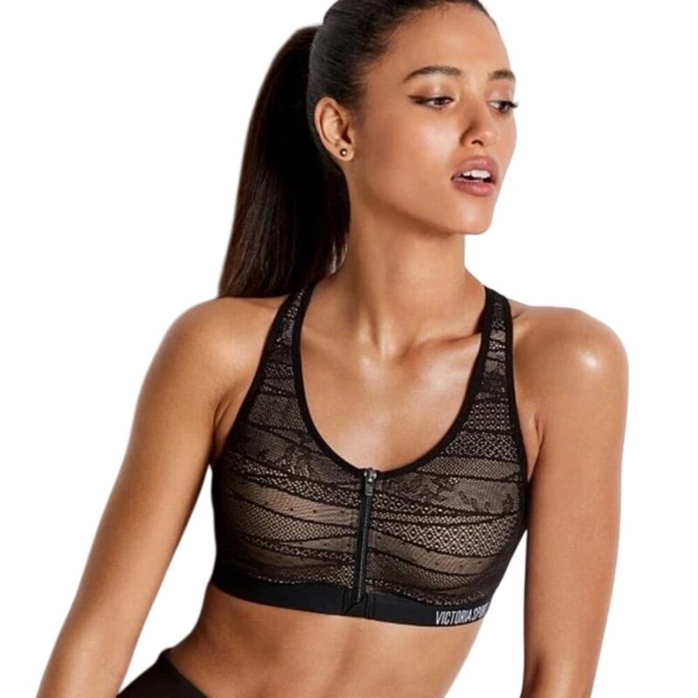 EUC Victoria’s Secret “Knockout” Sports Bra Size: 38DDD Lace lined cover zipper